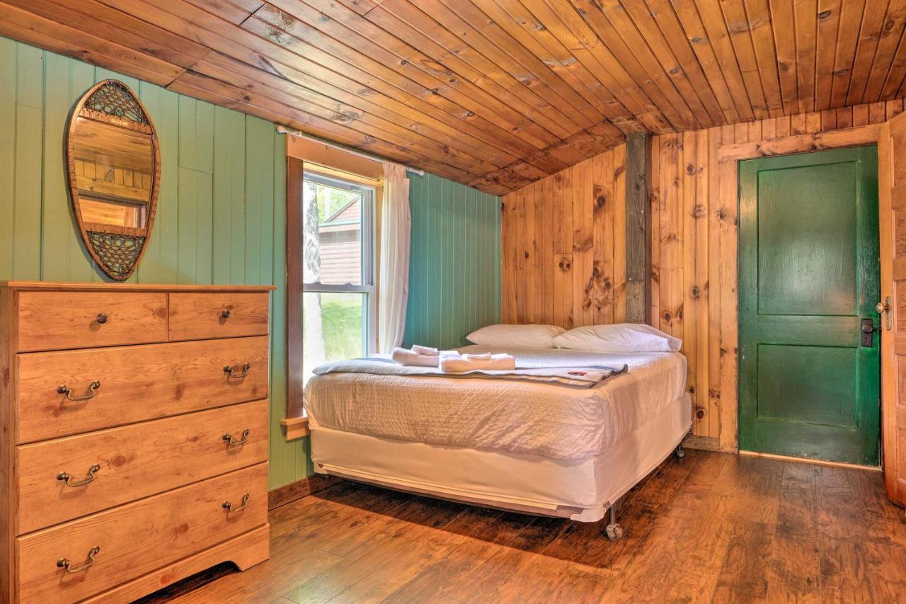 Rustic Cabin Retreat On Rangeley Lake! Luaran gambar