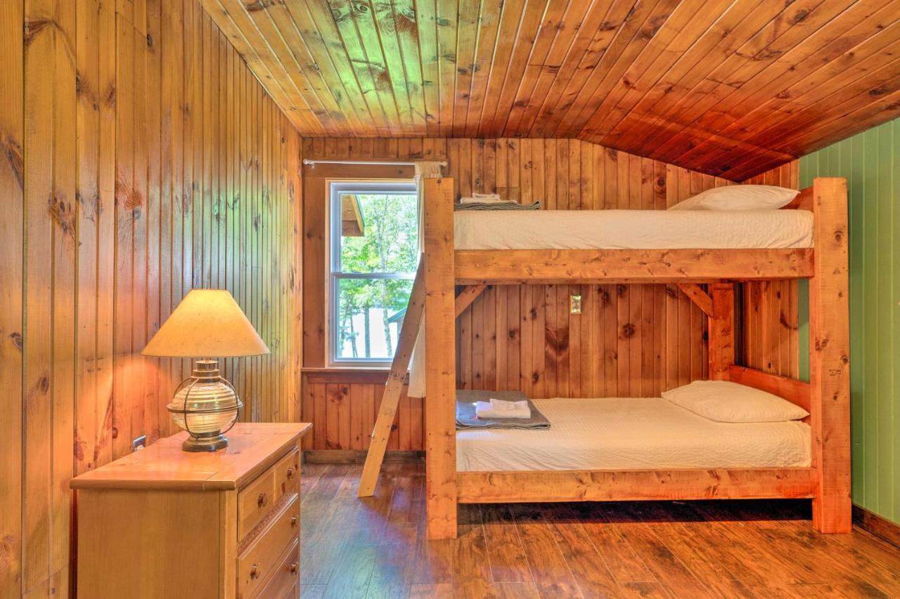Rustic Cabin Retreat On Rangeley Lake! Luaran gambar