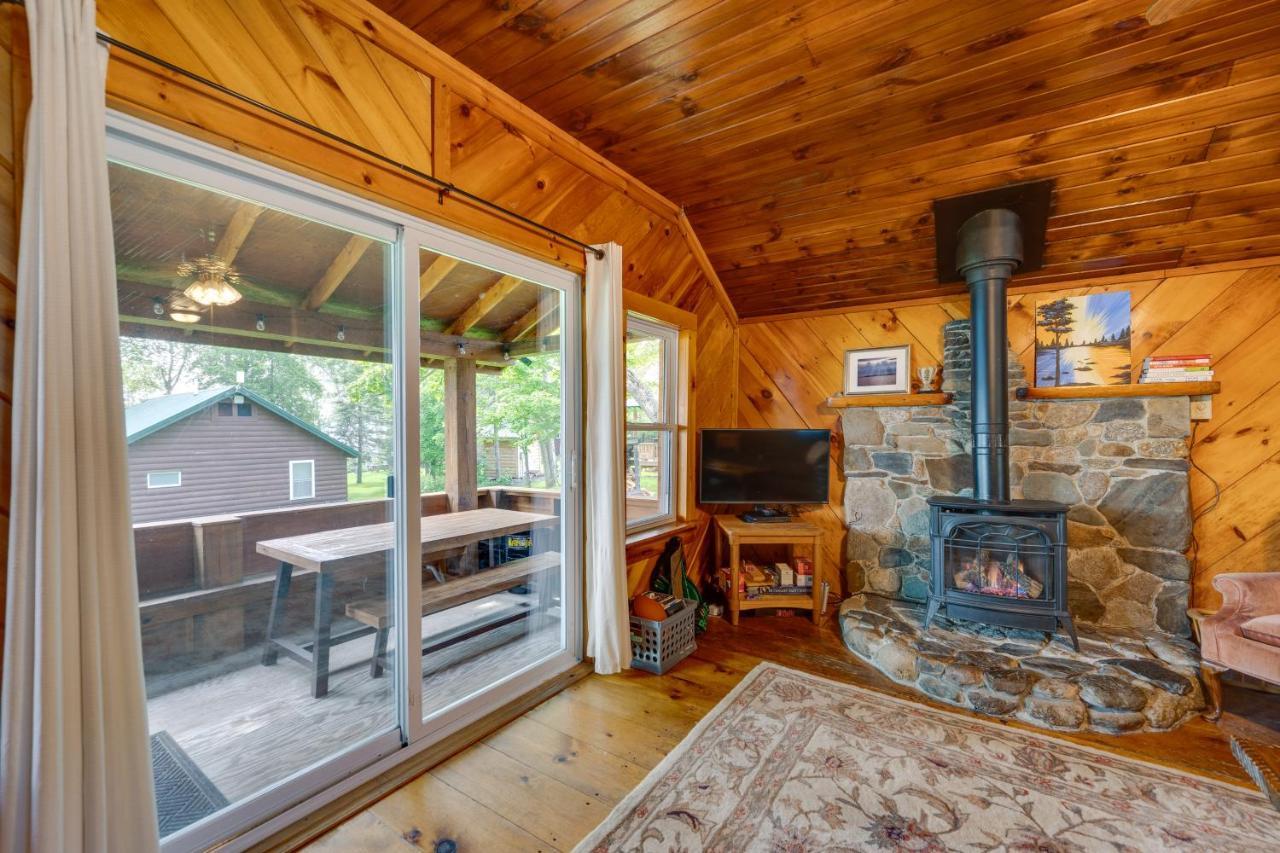 Rustic Cabin Retreat On Rangeley Lake! Luaran gambar