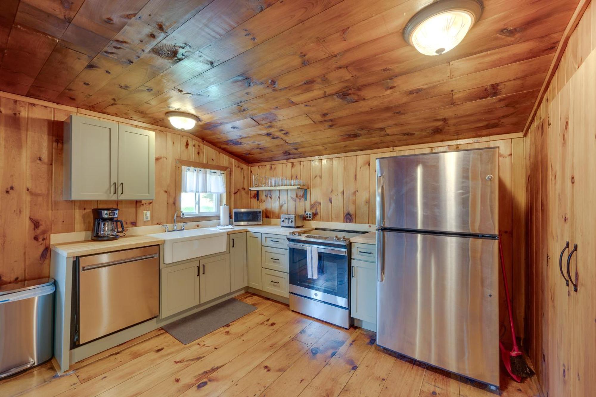 Rustic Cabin Retreat On Rangeley Lake! Luaran gambar